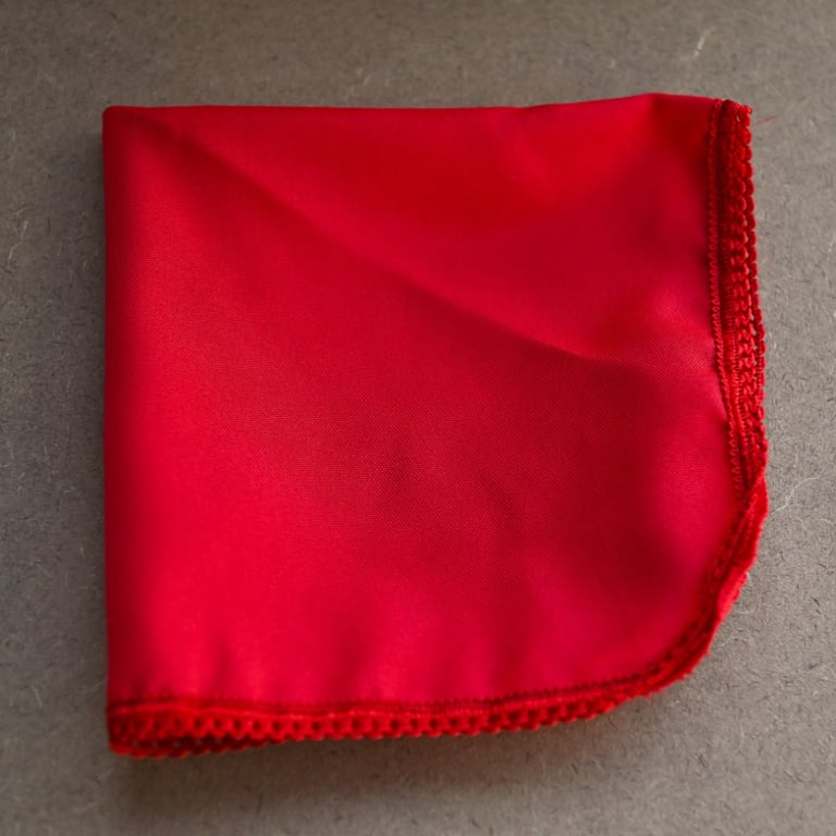 Guardanapo de tecido vermelho liso
