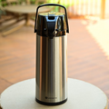 Garrafa térmica inox com alça – 4 litros